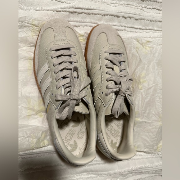 *SOLD* Adidas Samba OG beige white - NWT worn to try on only - Picture 2 of 7